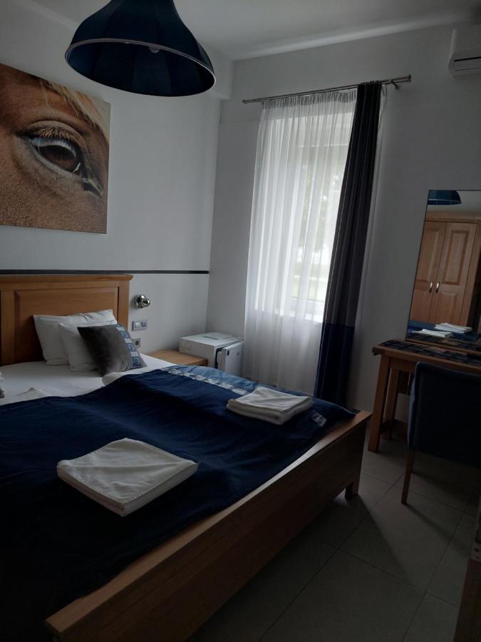 Hédervári Lovas Vendégház Esterno foto